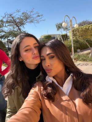 Enjy Kiwan Instagram - فركش مسلسل… وننسى اللي كان 🤍

شكرًا من قلبي لكل زمايلي وكل فرد في فريق العمل على تعبكم ومجهودكم… 

هتوحشوني جدًا ✨