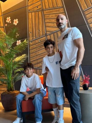 Enjy Kiwan Instagram - قلبي مع عيلتي في دبي وسط كل حالة عدم اليقين…
يا رب في وقت القلق ده طمّن قلوبهم، وحاوطهم بأمانك. ربنا يحفظ الجميع. 🤍
