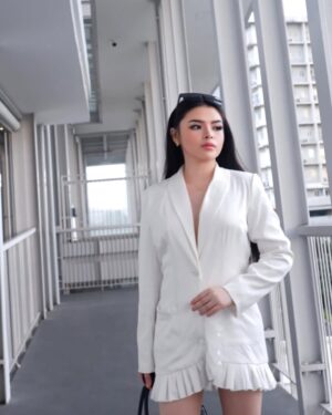 Erika Balagtas Instagram - Hello?