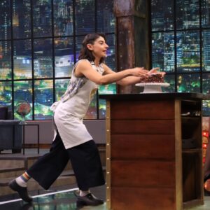 Erika Toa Russo Instagram - Gracias, son TOP🧡 
Gracias por permitirme ser parte de esta experiencia surreal que es #MasterChefCelebrityEc 🤟🏽
Una aventura llena de emociones que me permitió conocer a gente increíble, transparente y genuina en un momento donde todos eramos vulnerables y nos dimos fuerza el uno al otro, un verdadero equipo! Les quiero y los llevaré siempre en mi corazón 🥰
Gracias a ustedes, al público, a mis fans adorados por el cariño, por dedicarnos su tiempo cada noche y aguantarnos! Espero no haberles decepcionado y les agradeceré siempre por su apoyo incondicional🙏
Mi pasión x la gastronomía es cada vez más fuerte y mi promesa de rendir homenaje a la gastronomía ecuatoriana cada vez más presente🇪🇨

Gracias a los Chefs por sus perlas! @chefcarosanchez #ChefRausch @irenegonzalez_oficial @chefceciliacedeno

Gracias al crew @germanporras.oficial @maokintana y a todo el equipo de producción @teleamazonasec y a nuestra @flacaarellano x ser el motor de todo💛