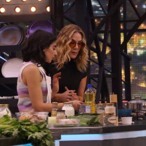 Erika Toa Russo Instagram - Gracias, son TOP🧡 
Gracias por permitirme ser parte de esta experiencia surreal que es #MasterChefCelebrityEc 🤟🏽
Una aventura llena de emociones que me permitió conocer a gente increíble, transparente y genuina en un momento donde todos eramos vulnerables y nos dimos fuerza el uno al otro, un verdadero equipo! Les quiero y los llevaré siempre en mi corazón 🥰
Gracias a ustedes, al público, a mis fans adorados por el cariño, por dedicarnos su tiempo cada noche y aguantarnos! Espero no haberles decepcionado y les agradeceré siempre por su apoyo incondicional🙏
Mi pasión x la gastronomía es cada vez más fuerte y mi promesa de rendir homenaje a la gastronomía ecuatoriana cada vez más presente🇪🇨

Gracias a los Chefs por sus perlas! @chefcarosanchez #ChefRausch @irenegonzalez_oficial @chefceciliacedeno

Gracias al crew @germanporras.oficial @maokintana y a todo el equipo de producción @teleamazonasec y a nuestra @flacaarellano x ser el motor de todo💛