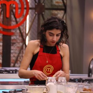 Erika Toa Russo Instagram - Gracias, son TOP🧡 
Gracias por permitirme ser parte de esta experiencia surreal que es #MasterChefCelebrityEc 🤟🏽
Una aventura llena de emociones que me permitió conocer a gente increíble, transparente y genuina en un momento donde todos eramos vulnerables y nos dimos fuerza el uno al otro, un verdadero equipo! Les quiero y los llevaré siempre en mi corazón 🥰
Gracias a ustedes, al público, a mis fans adorados por el cariño, por dedicarnos su tiempo cada noche y aguantarnos! Espero no haberles decepcionado y les agradeceré siempre por su apoyo incondicional🙏
Mi pasión x la gastronomía es cada vez más fuerte y mi promesa de rendir homenaje a la gastronomía ecuatoriana cada vez más presente🇪🇨

Gracias a los Chefs por sus perlas! @chefcarosanchez #ChefRausch @irenegonzalez_oficial @chefceciliacedeno

Gracias al crew @germanporras.oficial @maokintana y a todo el equipo de producción @teleamazonasec y a nuestra @flacaarellano x ser el motor de todo💛