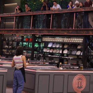 Erika Toa Russo Instagram - Gracias, son TOP🧡 
Gracias por permitirme ser parte de esta experiencia surreal que es #MasterChefCelebrityEc 🤟🏽
Una aventura llena de emociones que me permitió conocer a gente increíble, transparente y genuina en un momento donde todos eramos vulnerables y nos dimos fuerza el uno al otro, un verdadero equipo! Les quiero y los llevaré siempre en mi corazón 🥰
Gracias a ustedes, al público, a mis fans adorados por el cariño, por dedicarnos su tiempo cada noche y aguantarnos! Espero no haberles decepcionado y les agradeceré siempre por su apoyo incondicional🙏
Mi pasión x la gastronomía es cada vez más fuerte y mi promesa de rendir homenaje a la gastronomía ecuatoriana cada vez más presente🇪🇨

Gracias a los Chefs por sus perlas! @chefcarosanchez #ChefRausch @irenegonzalez_oficial @chefceciliacedeno

Gracias al crew @germanporras.oficial @maokintana y a todo el equipo de producción @teleamazonasec y a nuestra @flacaarellano x ser el motor de todo💛