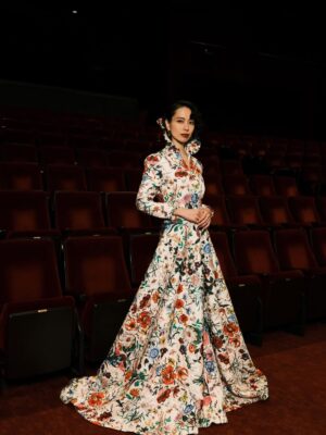 Erika Toda Instagram - GUCCIの新アーティスティック・ディレクター デムナによる、初めてのコレクション「La Famiglia」にインスパイアされ、スパイク・ジョーンズとハリナ・ラインにより制作された短編映画『The Tiger』の特別上映イベントにお邪魔しました。
ファッションと芸術そして哲学を、音楽と共に強い没入感に誘い、自分のリアルな世界観を忘れさせられるような作品でした。

デムナが手がけた最新コレクションは、店頭にて実際にご覧いただけます。
ぜひこの機会にショップへ足を運んでみてください。

@GUCCI
#GucciLaFamiglia
#GucciTheTiger
#PR