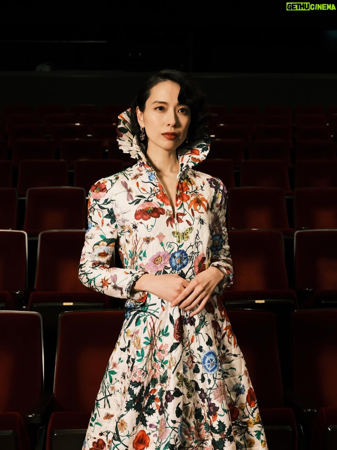 Erika Toda - 107.7K Likes - GUCCIの新アーティスティック・ディレクター デムナによる、初めてのコレクション「La Famiglia」にインスパイアされ、スパイク・ジョーンズとハリナ・ラインにより制作された短編映画『The Tiger』の特別上映イベントにお邪魔しました。
ファッションと芸術そして哲学を、音楽と共に強い没入感に誘い、自分のリアルな世界観を忘れさせられるような作品でした。

デムナが手がけた最新コレクションは、店頭にて実際にご覧いただけます。
ぜひこの機会にショップへ足を運んでみてください。

@GUCCI
#GucciLaFamiglia
#GucciTheTiger
#PR