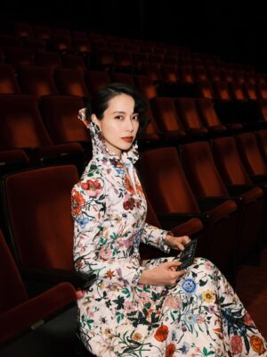 Erika Toda Instagram - GUCCIの新アーティスティック・ディレクター デムナによる、初めてのコレクション「La Famiglia」にインスパイアされ、スパイク・ジョーンズとハリナ・ラインにより制作された短編映画『The Tiger』の特別上映イベントにお邪魔しました。
ファッションと芸術そして哲学を、音楽と共に強い没入感に誘い、自分のリアルな世界観を忘れさせられるような作品でした。

デムナが手がけた最新コレクションは、店頭にて実際にご覧いただけます。
ぜひこの機会にショップへ足を運んでみてください。

@GUCCI
#GucciLaFamiglia
#GucciTheTiger
#PR