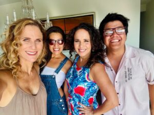 Érika Villalobos Instagram - Cuando las #Imperfectas se juntan todo puede pasar… Estamos de vuelta!!! #2026 #volvemos #weareback