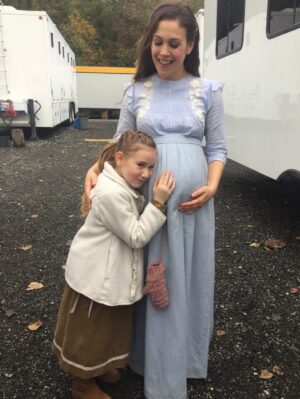 Erin Krakow Instagram - #SPS - Same Pregnancy Shot 🥹