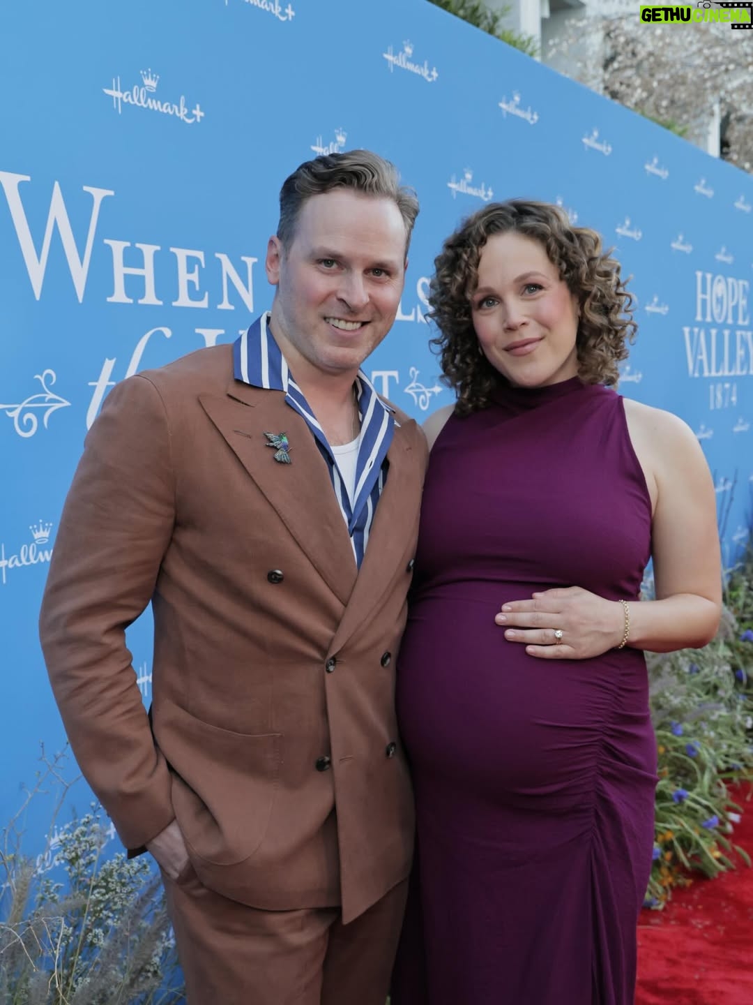 Erin Krakow - 28.4K Likes - Date night for Mom & Dad!

💄: @lanabeautyla
➰: @beautybeehair_
🎨: @lisaprova
👗: @alc_ltd
👠: @stuartweitzman
💎: @foxandbond