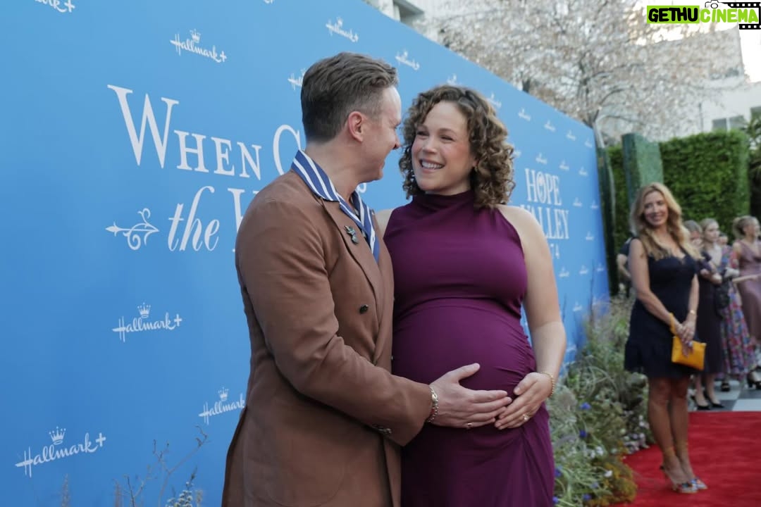 Erin Krakow - 28.4K Likes - Date night for Mom & Dad!

💄: @lanabeautyla
➰: @beautybeehair_
🎨: @lisaprova
👗: @alc_ltd
👠: @stuartweitzman
💎: @foxandbond