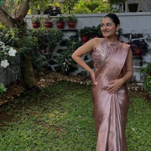 Actress Esther Anil HD Photos and Wallpapers February 2026