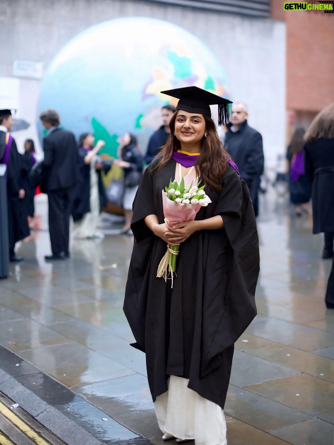 Esther Anil - 226.7K Likes - A couple of years back, I was on a train when my dad called me to say he had met someone whose daughter was going to the London School of Economics. He said it would be great if I could connect with her, maybe someday I could look at applying there too.

I told him, honestly, are you kidding me? That was way too big a fish for us to catch. I didn’t even dream of going there back then. I didn’t say it out loud, but in my head I thought lol, my dad is a fool with such unrealistic dreams.

Cut to today, here I am, his daughter, standing in front of the London School of Economics, graduated in International Development.

There is so much magic in life.

To my parents, whom I didn’t even tell I got into LSE at first, because I knew they wouldn’t be able to afford it. Both my brothers were already on student loans. I didn’t have that kind of money either. No matter what grants or help you get, it still felt like an expensive decision.

All they said was, We know how much you want this. Money will come. You are going.

My parents have flaws, and I do call them out from time to time. But what I can never ignore is how deeply they show up for their children. They will go to any extent for us. Sometimes it’s scary. But as children, as human beings, that’s what you want, parents who stand by you even if hell breaks loose.

Thank you, Appa and Amma.
Thank you for teaching me to dream, and to chase those dreams.
Thank you for loving me the way you do.

Last week, in a media interview, I said,
“I got into the world’s best university only to feel like the biggest failure.”

Getting in was not the hardest part after-all. Competing with some of the best minds in the world, and with yourself, your imposter syndrome, was.

I’m glad I made it. Certainly not alone.

LSE challenged me in ways I never imagined. Understanding the causes of things, as they call it, has become a way of life, learning to look at everything from multiple dimensions. It made me turn deeper into something I’ve been passionate about for years, women and power.

[Continued in the comments below]