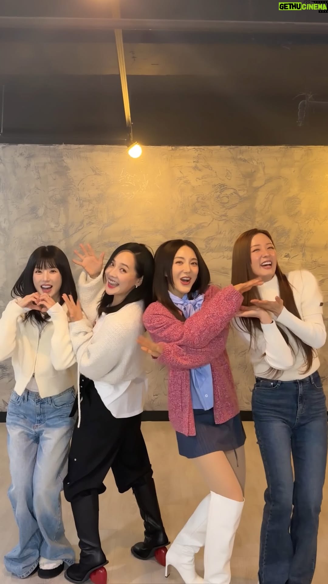 Eugene - 71.7K Likes - #SES #유진 #EUGENE #바다 #BADA 선배님과 함께 𝐋𝐨𝐯𝐞 𝐌𝐞 𝐌𝐨𝐫𝐞♡°◌̊

@bada0228 @eugene810303
#에이핑크 #Apink 
#RE_LOVE #LoveMeMore
#LoveMeMore_Challenge
#박초롱 #초롱 #ChoRong
#윤보미 #보미 #BoMi