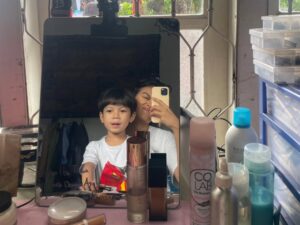 Eva Celia Instagram - @andaiibu now on Netflix! @netflixid 🧸