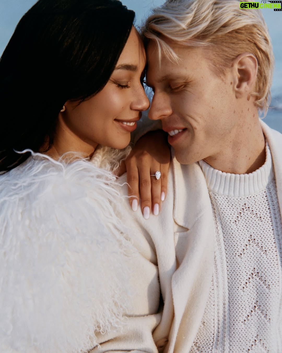 Eva Marisol Gutowski - 145K Likes - Norwegian photographer and actor @olav proposed to @mylifeaseva in the stark, spellbinding landscape of Lofoten. At the link in bio, the couple reveal the story behind the proposal, the ring and their engagement shoot, exclusively with @voguescandinavia.

Photos by Hakon Jorgensen @hakonjorgensen
Words by @claremcy