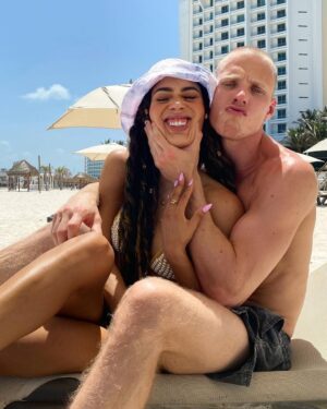 Eva Marisol Gutowski Instagram - my valentine forever. my FIANCÉ!!!