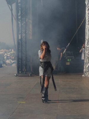 Ewa Farna Instagram - 🔥🔥🔥 Ewa Farna na Fat Lady. 😭🤟🏼
Vlastne to proste dava smysl😂😅 (#bokyjakoskrin) dekuju za top zazitek @rockforpeople 🫂