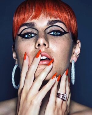Ewa Farna Instagram - 2016😁🌟
Na ostri noze / Na ostrzu ⛸️ 🔪
Judge in polish IDOL 🌟
10 years of my carrier SHOW, Forum Karlin 🎤
Roadtrip & engagement in USA 🇺🇸
First ELLE beauty photoshoot 📷
Iconic parody “sylwestrowski make up” 😭
Dubbing CZ & PL for SING movie ♥️
#2016 #10years #ewafarna #naostrinoze