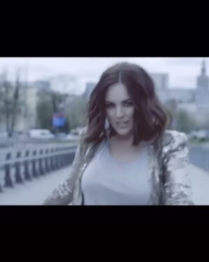 Ewa Farna Instagram - 2016😁🌟
Na ostri noze / Na ostrzu ⛸️ 🔪
Judge in polish IDOL 🌟
10 years of my carrier SHOW, Forum Karlin 🎤
Roadtrip & engagement in USA 🇺🇸
First ELLE beauty photoshoot 📷
Iconic parody “sylwestrowski make up” 😭
Dubbing CZ & PL for SING movie ♥️
#2016 #10years #ewafarna #naostrinoze