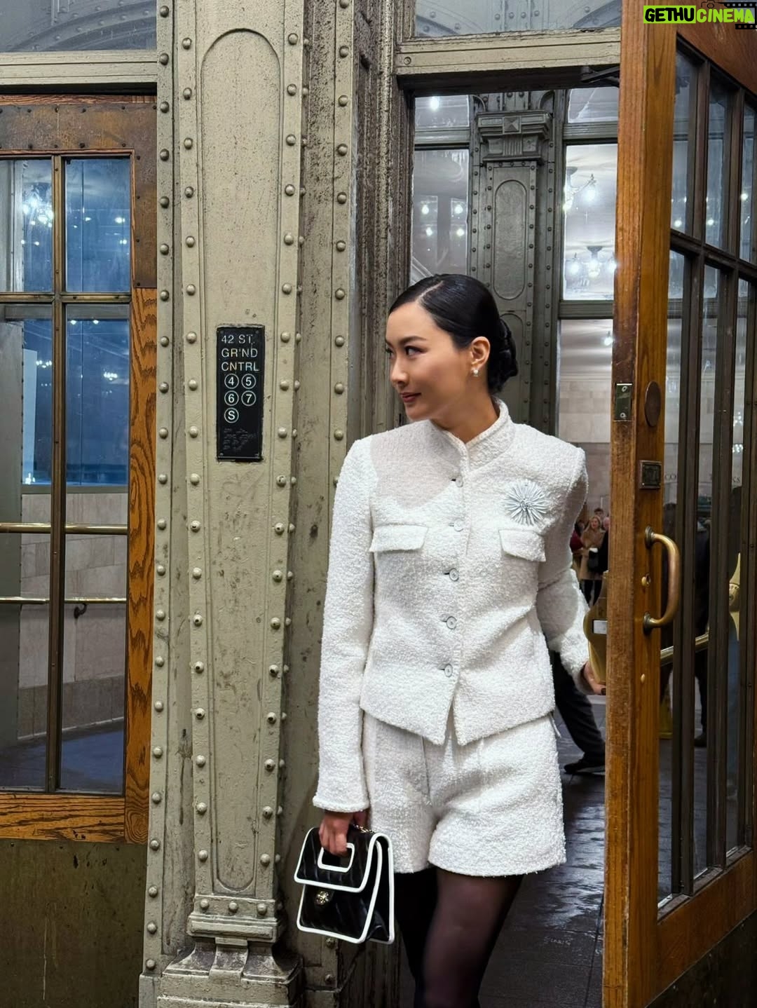 Fala Chen - 20.4K Likes - Chanel Métiers D’art in NYC. A stunning show distilled the essence of New York culture and life. 
@chanelofficial
#CHANELMetiersdArt #CHANELShow

Hair Stylist: @seunghyun_nyc
Make-up Artist: @sashaborax
Photographer (photo #2) : @karl_simone
Styled by: @micaela