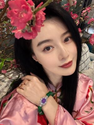 Fan Bingbing Instagram - 除夕夜快乐！