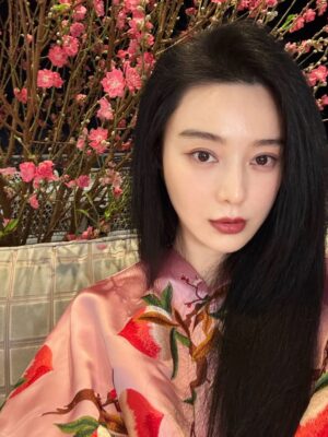 Fan Bingbing Instagram - 除夕夜快乐！