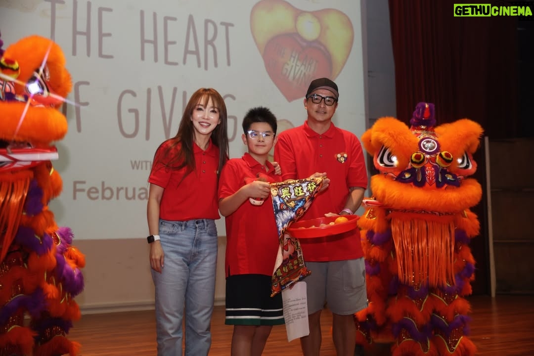 Fann Wong - 9.3K Likes - What a beautiful day of giving. ❤️ My gratitude is immense, but it must start in one special place.

To my FFC family: For nine amazing years, your love and devotion have been the very reason I can do this work. You are my rock.

To CGP: Thank you for three fantastic years of partnership and support.

This event, and every smile we created, exists because of you. My heartfelt thanks also to:
• CaterWow for the delicious feast.
• Kebun Baru CC and Mr. Henry Kwek for the wonderful venue and kind support.
• Sigma Quartet & all performers.
• My mom, my family & extended family – sorry I missed some hellos! 😣
• My husband, for your constant support. 
• My son, for your pure-hearted participation since age 6.

You all warmed countless hearts through your kindness.

@thesquarebox__ Thank you for the beautiful moments ♥️
@aiainbaby 
@fannaticfannclub 
@cgppersonnel 
@caterwow.sg 
@ourkebunbaru 
@henrykweksg 
@fannchewhc 
@thesigmaquartet 
@wenqingfann 
@
