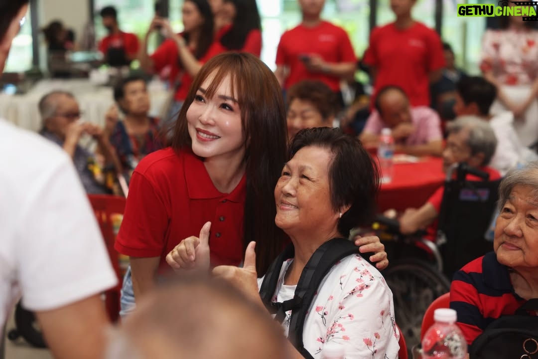 Fann Wong - 9.3K Likes - What a beautiful day of giving. ❤️ My gratitude is immense, but it must start in one special place.

To my FFC family: For nine amazing years, your love and devotion have been the very reason I can do this work. You are my rock.

To CGP: Thank you for three fantastic years of partnership and support.

This event, and every smile we created, exists because of you. My heartfelt thanks also to:
• CaterWow for the delicious feast.
• Kebun Baru CC and Mr. Henry Kwek for the wonderful venue and kind support.
• Sigma Quartet & all performers.
• My mom, my family & extended family – sorry I missed some hellos! 😣
• My husband, for your constant support. 
• My son, for your pure-hearted participation since age 6.

You all warmed countless hearts through your kindness.

@thesquarebox__ Thank you for the beautiful moments ♥️
@aiainbaby 
@fannaticfannclub 
@cgppersonnel 
@caterwow.sg 
@ourkebunbaru 
@henrykweksg 
@fannchewhc 
@thesigmaquartet 
@wenqingfann 
@