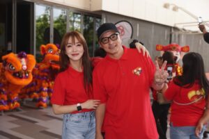 Fann Wong Instagram - What a beautiful day of giving. ❤️ My gratitude is immense, but it must start in one special place.

To my FFC family: For nine amazing years, your love and devotion have been the very reason I can do this work. You are my rock.

To CGP: Thank you for three fantastic years of partnership and support.

This event, and every smile we created, exists because of you. My heartfelt thanks also to:
• CaterWow for the delicious feast.
• Kebun Baru CC and Mr. Henry Kwek for the wonderful venue and kind support.
• Sigma Quartet & all performers.
• My mom, my family & extended family – sorry I missed some hellos! 😣
• My husband, for your constant support. 
• My son, for your pure-hearted participation since age 6.

You all warmed countless hearts through your kindness.

@thesquarebox__ Thank you for the beautiful moments ♥️
@aiainbaby 
@fannaticfannclub 
@cgppersonnel 
@caterwow.sg 
@ourkebunbaru 
@henrykweksg 
@fannchewhc 
@thesigmaquartet 
@wenqingfann 
@