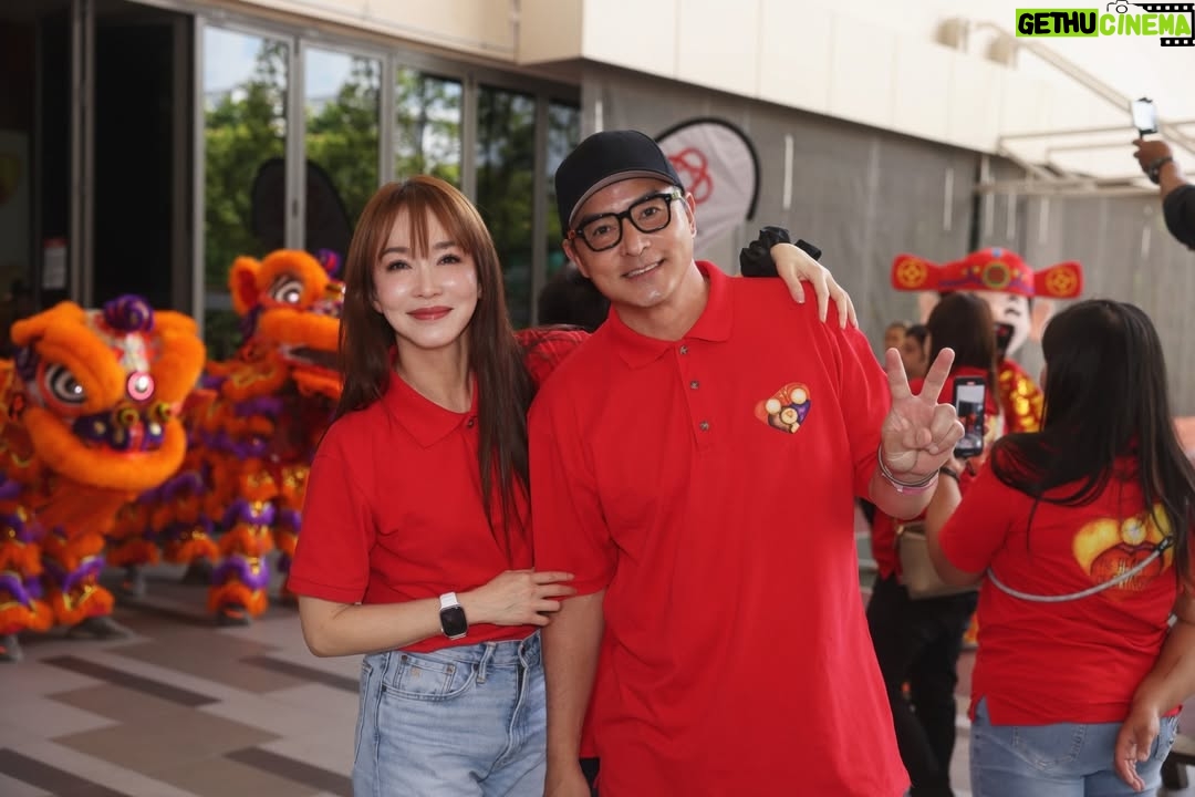 Fann Wong - 9.3K Likes - What a beautiful day of giving. ❤️ My gratitude is immense, but it must start in one special place.

To my FFC family: For nine amazing years, your love and devotion have been the very reason I can do this work. You are my rock.

To CGP: Thank you for three fantastic years of partnership and support.

This event, and every smile we created, exists because of you. My heartfelt thanks also to:
• CaterWow for the delicious feast.
• Kebun Baru CC and Mr. Henry Kwek for the wonderful venue and kind support.
• Sigma Quartet & all performers.
• My mom, my family & extended family – sorry I missed some hellos! 😣
• My husband, for your constant support. 
• My son, for your pure-hearted participation since age 6.

You all warmed countless hearts through your kindness.

@thesquarebox__ Thank you for the beautiful moments ♥️
@aiainbaby 
@fannaticfannclub 
@cgppersonnel 
@caterwow.sg 
@ourkebunbaru 
@henrykweksg 
@fannchewhc 
@thesigmaquartet 
@wenqingfann 
@
