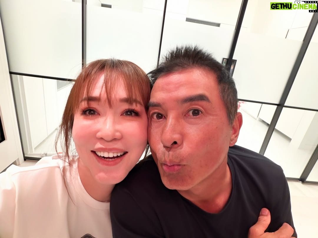 Fann Wong - 8.5K Likes - A husband who knows his way around a wok. 👨‍🍳 Add some great wines from our favorite people, and you’ve got the perfect local feast♥️♥️♥️

@aiainbaby