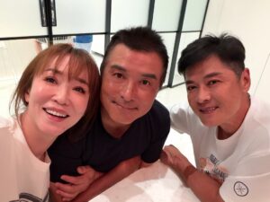 Fann Wong Instagram - A husband who knows his way around a wok. 👨‍🍳 Add some great wines from our favorite people, and you’ve got the perfect local feast♥️♥️♥️

@aiainbaby