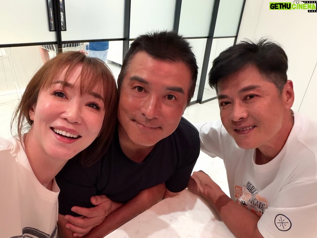 Fann Wong - 8.5K Likes - A husband who knows his way around a wok. 👨‍🍳 Add some great wines from our favorite people, and you’ve got the perfect local feast♥️♥️♥️

@aiainbaby