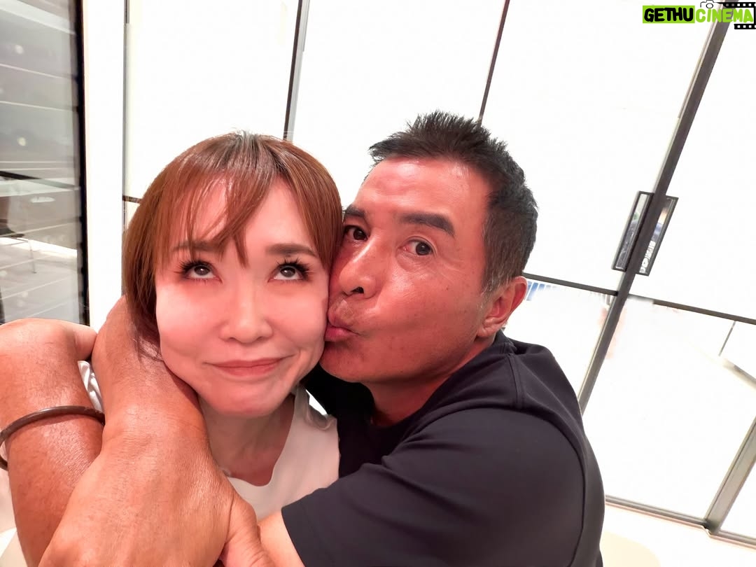 Fann Wong - 8.5K Likes - A husband who knows his way around a wok. 👨‍🍳 Add some great wines from our favorite people, and you’ve got the perfect local feast♥️♥️♥️

@aiainbaby