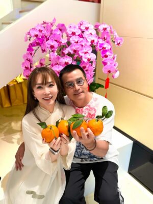 Fann Wong Instagram - 在新的一年里，㊗️大家如骏马奔腾，前程似锦！身体健康，万事如意，天天都有好心情！🧧🧨