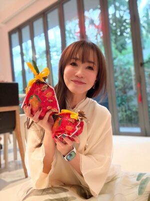 Fann Wong Instagram - 在新的一年里，㊗️大家如骏马奔腾，前程似锦！身体健康，万事如意，天天都有好心情！🧧🧨