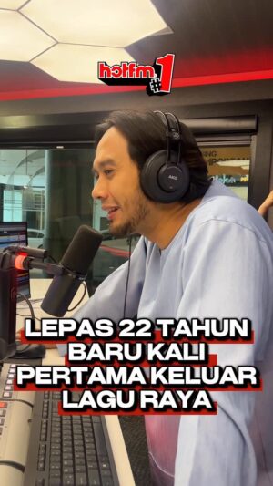 Farahdhiya Instagram - Selama ni @farahdhiya_fd tak pernah langsung tau keluarkan lagu raya guys, ni first time! You guys dah dengar ke belum? 

Petang ni, Hot Squad borak dengan penyanyi Farahdhiya yang baru saja keluarkan lagu terbarunya "Eh Ah Raya". Jangan lupa stream hanya di Hot FM! 

#HotFMNo1 #BekpesHot #TerbaikSentiasaHangat #RadioNo1 #KJjadiDJ