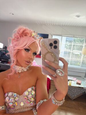 Farrah Moan Instagram - she’s 32 !🎂🎉✨ Couldn’t be happier with where my life is right now:) i had such a great time celebrating my bday on stream 💕 so thankful to have such amazing people in my life, & such an incredible community around me 💝 3 1/2 years sober and the healthiest & happiest i’ve ever been in my adult life 🫶🏻 happy birthday to me ♍️🌟✨