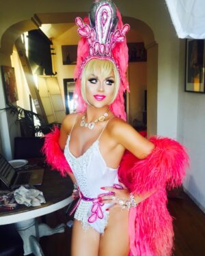 Farrah Moan Instagram - 2016; we had anastasia beverly hills Dip Brow, facetune and a dream 💖 how has it been 10 years? 2016 was the year i moved to vegas, sent my audition tape to Rupauls drag race, filmed it, and the rest has been history 💕 what a ride ! lil 22 yr old me kinda ate tho 💅🏻