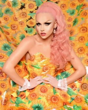 Farrah Moan Instagram - 2016; we had anastasia beverly hills Dip Brow, facetune and a dream 💖 how has it been 10 years? 2016 was the year i moved to vegas, sent my audition tape to Rupauls drag race, filmed it, and the rest has been history 💕 what a ride ! lil 22 yr old me kinda ate tho 💅🏻