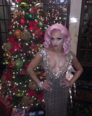 Farrah Moan Instagram - 2016; we had anastasia beverly hills Dip Brow, facetune and a dream 💖 how has it been 10 years? 2016 was the year i moved to vegas, sent my audition tape to Rupauls drag race, filmed it, and the rest has been history 💕 what a ride ! lil 22 yr old me kinda ate tho 💅🏻