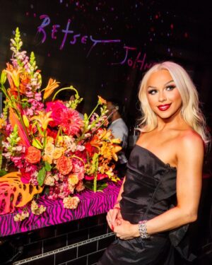 Farrah Moan Instagram - well it’s over ❤️ 2025 was .. a year 😀 going thru these photos tho, it reminded me i have so much to be grateful for. thank u to everyone who has followed along with my lil journey thus far 😇 between the countless streams together, twitchcon, getting to see a whale for the first time and countless dolphins, achieving 3 years of sobriety, being in the best health i’ve ever been in my life.. this year has definitely been one for the books. there was sooo many more photos it was hard to narrow it down but✨💖✨💖 looking forward to what 2026 has in store ! i hope u all had a happy new year 🎉