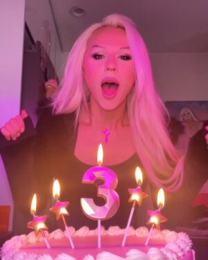Farrah Moan Instagram - well it’s over ❤️ 2025 was .. a year 😀 going thru these photos tho, it reminded me i have so much to be grateful for. thank u to everyone who has followed along with my lil journey thus far 😇 between the countless streams together, twitchcon, getting to see a whale for the first time and countless dolphins, achieving 3 years of sobriety, being in the best health i’ve ever been in my life.. this year has definitely been one for the books. there was sooo many more photos it was hard to narrow it down but✨💖✨💖 looking forward to what 2026 has in store ! i hope u all had a happy new year 🎉