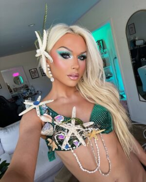 Farrah Moan Instagram - well it’s over ❤️ 2025 was .. a year 😀 going thru these photos tho, it reminded me i have so much to be grateful for. thank u to everyone who has followed along with my lil journey thus far 😇 between the countless streams together, twitchcon, getting to see a whale for the first time and countless dolphins, achieving 3 years of sobriety, being in the best health i’ve ever been in my life.. this year has definitely been one for the books. there was sooo many more photos it was hard to narrow it down but✨💖✨💖 looking forward to what 2026 has in store ! i hope u all had a happy new year 🎉