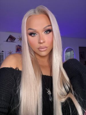 Farrah Moan Instagram - a very farrah december 💋