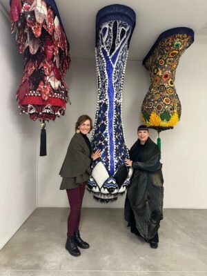 Fátima Lopes Instagram - Hoje passei uma tarde maravilhosa no atelier da Joana Vasconcelos. Partilhámos tanta coisa que nem demos pelo tempo passar. Em breve, vamos estar de novo juntas! 😉
