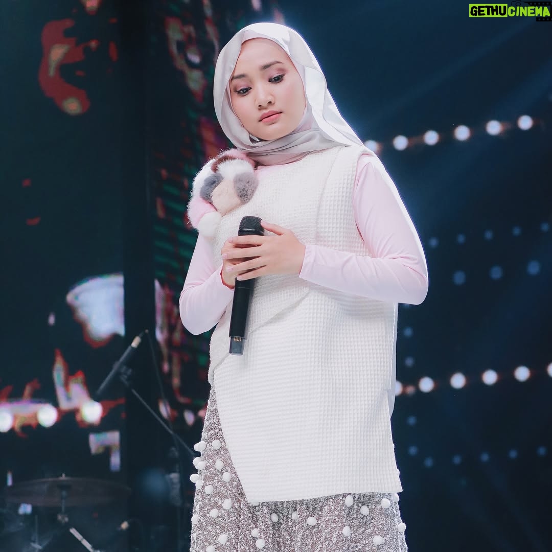 Fatin Shidqia - 32K Likes - emang 2016 itu 10 tahun lalu? aku kira 8x8 6x4