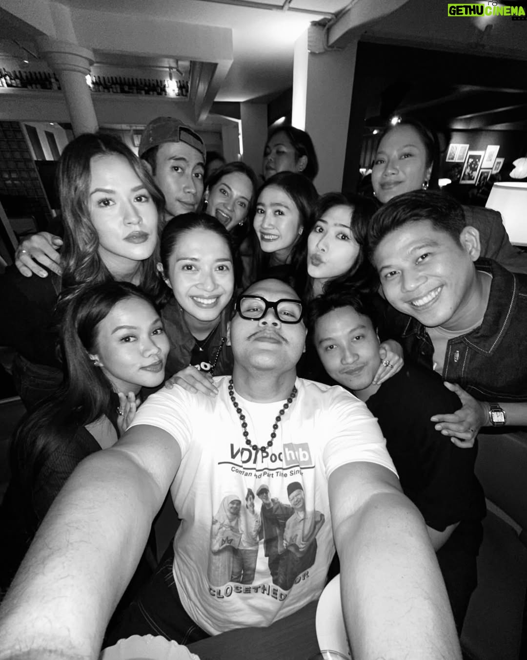 Febby Rastanty - 0.9 Million Likes - Anak baik kesayangan semua orang, sekarang udah gak sakit lagi ya vid 🤗 Gelap nya udah lewat, sekarang udah datang “terang” yang abadi. Istirahat ya vidiii. Bobo yang nyenyak. Ini satu indonesia nangisin lo, sampe langit pun ikutan. Ujan deres beb rumah lo. Tapi tetep rame banget yang dateng dan doain lo, biarpun harus basah kuyup. Banyak yang sayang vidiiii soalnya! Seneng banget febby bisa ketemu sebentar kemarin. Biar pun gak sempet ngobrol tapi semoga lo denger suara-suara kita semua ya. Tapi gw lebih seneng lagi, tau lo pergi dengan senyuman di wajah lo. MasyaAllah, pasti lo bahagia ya vid diatas sana. 🤍 @vidialdiano 

Turut berduka untuk cewek kuat sejagat raya, @sheiladaisha, om harry, tante princess besba, diva, vadi, tayara & vina! Semoga selalu diberikan kekuatan & ketabahan. Aamiin. Peluk eraat!