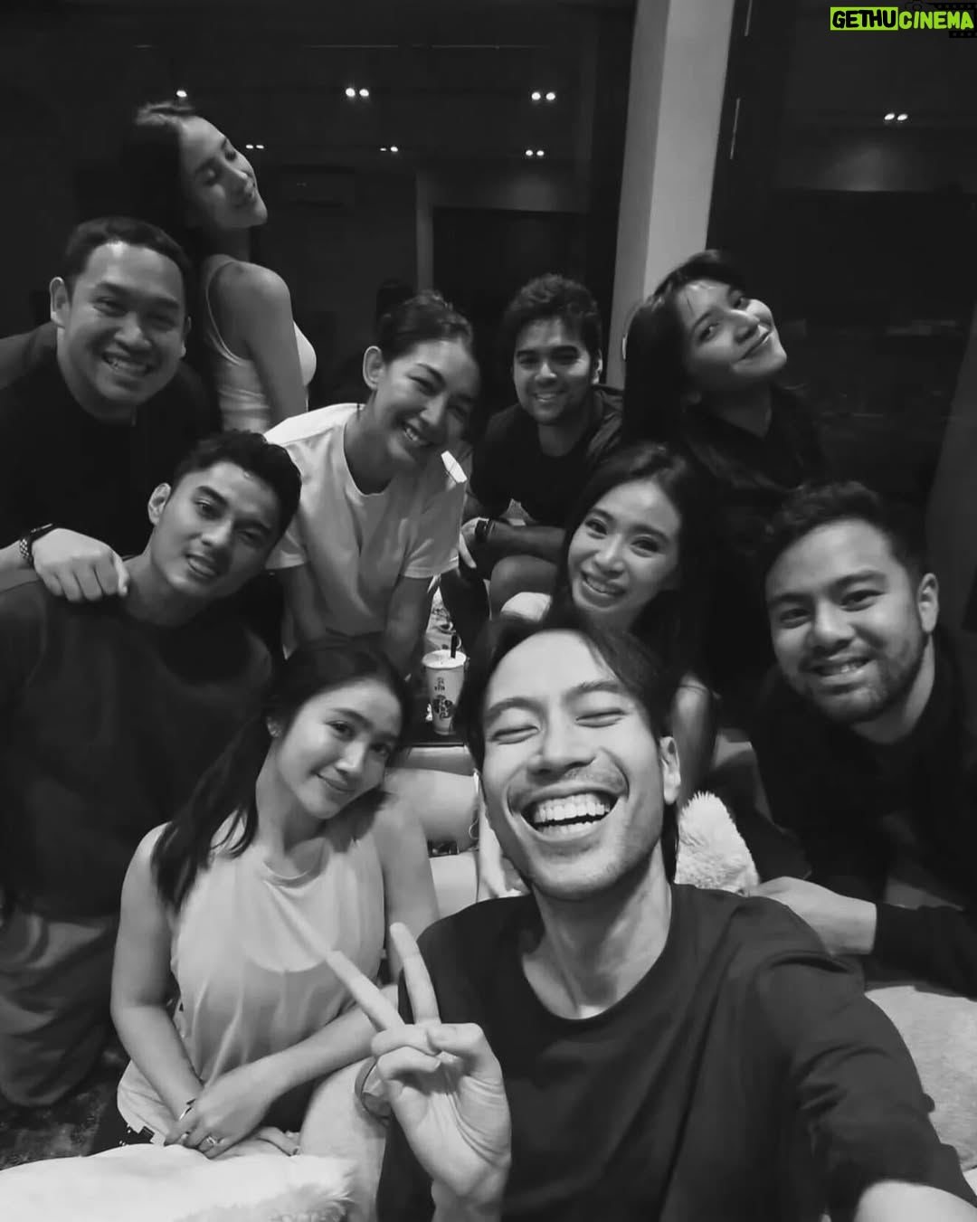Febby Rastanty - 0.9 Million Likes - Anak baik kesayangan semua orang, sekarang udah gak sakit lagi ya vid 🤗 Gelap nya udah lewat, sekarang udah datang “terang” yang abadi. Istirahat ya vidiii. Bobo yang nyenyak. Ini satu indonesia nangisin lo, sampe langit pun ikutan. Ujan deres beb rumah lo. Tapi tetep rame banget yang dateng dan doain lo, biarpun harus basah kuyup. Banyak yang sayang vidiiii soalnya! Seneng banget febby bisa ketemu sebentar kemarin. Biar pun gak sempet ngobrol tapi semoga lo denger suara-suara kita semua ya. Tapi gw lebih seneng lagi, tau lo pergi dengan senyuman di wajah lo. MasyaAllah, pasti lo bahagia ya vid diatas sana. 🤍 @vidialdiano 

Turut berduka untuk cewek kuat sejagat raya, @sheiladaisha, om harry, tante princess besba, diva, vadi, tayara & vina! Semoga selalu diberikan kekuatan & ketabahan. Aamiin. Peluk eraat!