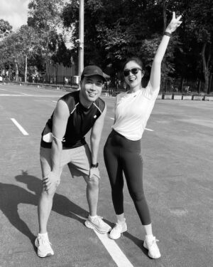 Febby Rastanty Instagram - Anak baik kesayangan semua orang, sekarang udah gak sakit lagi ya vid 🤗 Gelap nya udah lewat, sekarang udah datang “terang” yang abadi. Istirahat ya vidiii. Bobo yang nyenyak. Ini satu indonesia nangisin lo, sampe langit pun ikutan. Ujan deres beb rumah lo. Tapi tetep rame banget yang dateng dan doain lo, biarpun harus basah kuyup. Banyak yang sayang vidiiii soalnya! Seneng banget febby bisa ketemu sebentar kemarin. Biar pun gak sempet ngobrol tapi semoga lo denger suara-suara kita semua ya. Tapi gw lebih seneng lagi, tau lo pergi dengan senyuman di wajah lo. MasyaAllah, pasti lo bahagia ya vid diatas sana. 🤍 @vidialdiano 

Turut berduka untuk cewek kuat sejagat raya, @sheiladaisha, om harry, tante princess besba, diva, vadi, tayara & vina! Semoga selalu diberikan kekuatan & ketabahan. Aamiin. Peluk eraat!